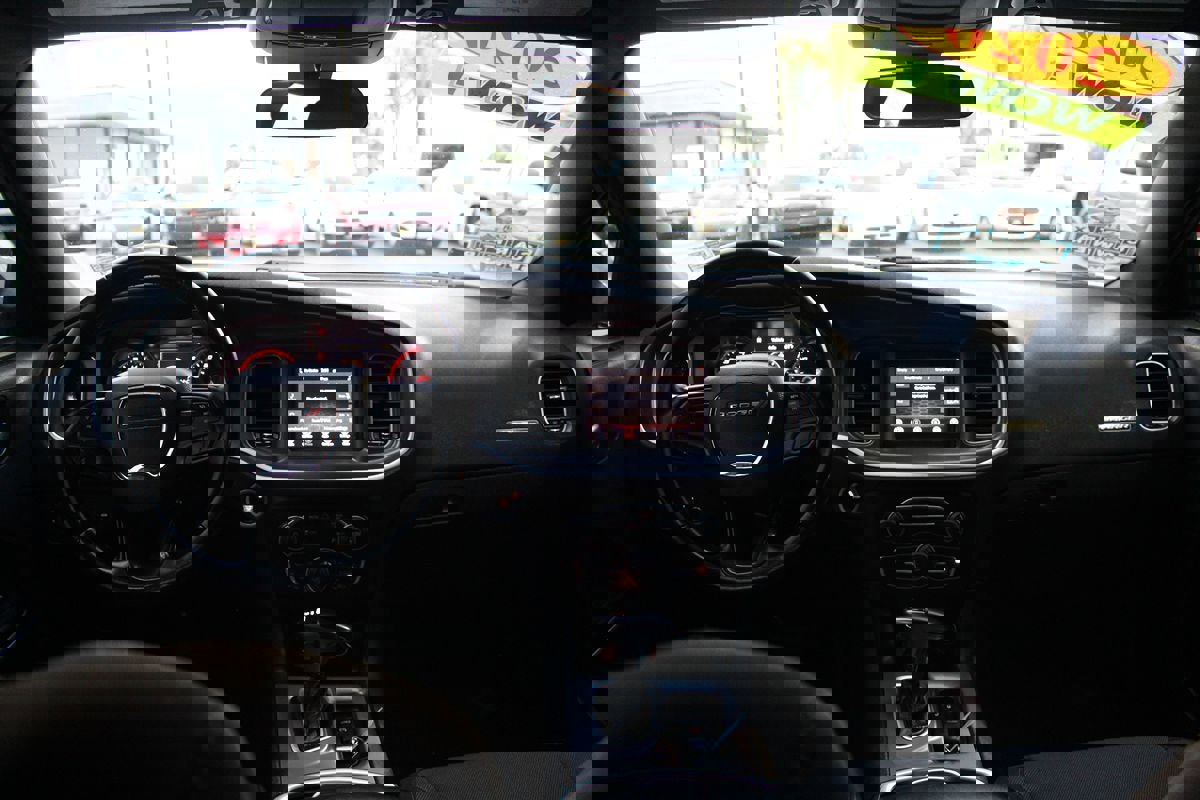 Used 2020 Dodge Charger SXT image 25