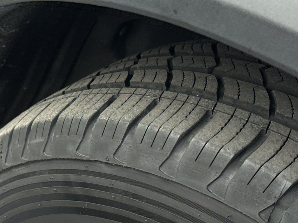 Used 2020 Ford Explorer XLT w/ Equipment Group 202A image 11