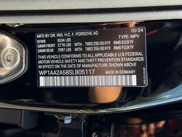 Used 2025 Porsche Macan AWD/4WD image 77
