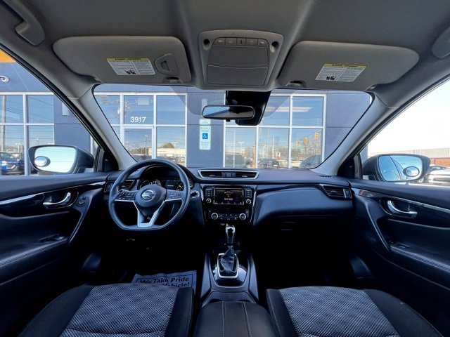 Used 2020 Nissan Rogue Sport SV image 28