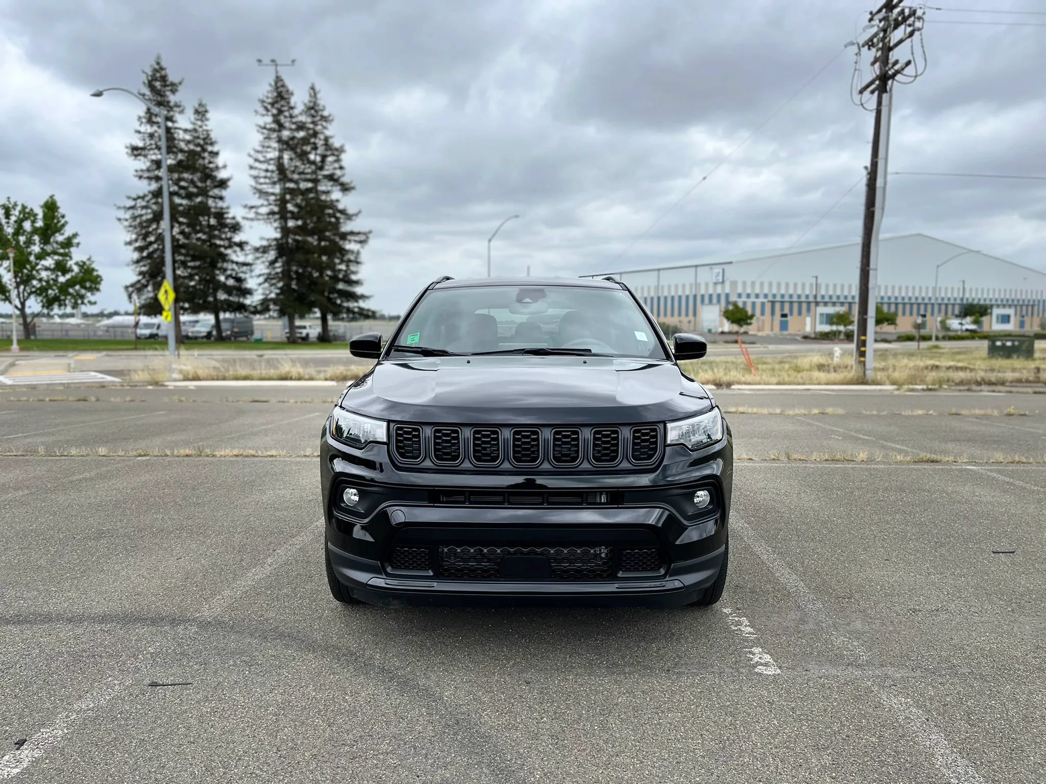 Used 2023 Jeep Compass Latitude AWD/4WD image 2