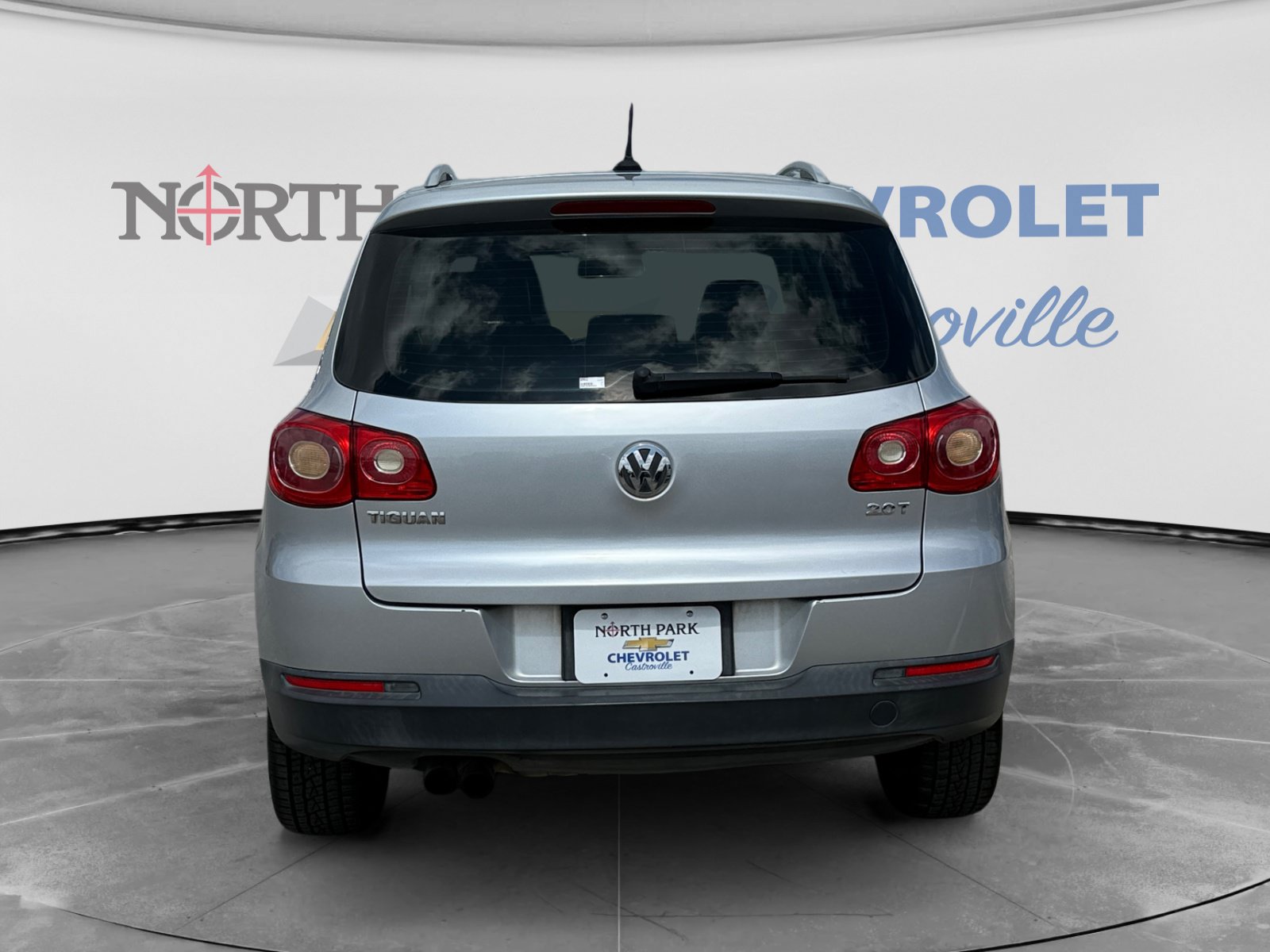 Used 2011 Volkswagen Tiguan 2WD image 6