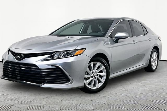 Used 2024 Toyota Camry LE AWD/4WD image 2