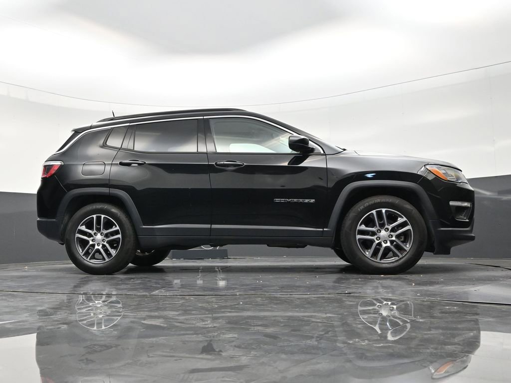 Used 2018 Jeep Compass Latitude FWD image 25