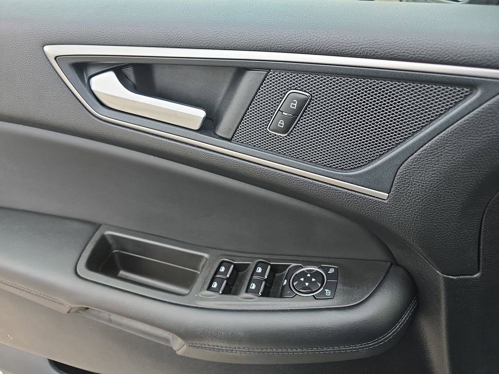 Used 2024 Ford Edge SEL image 32