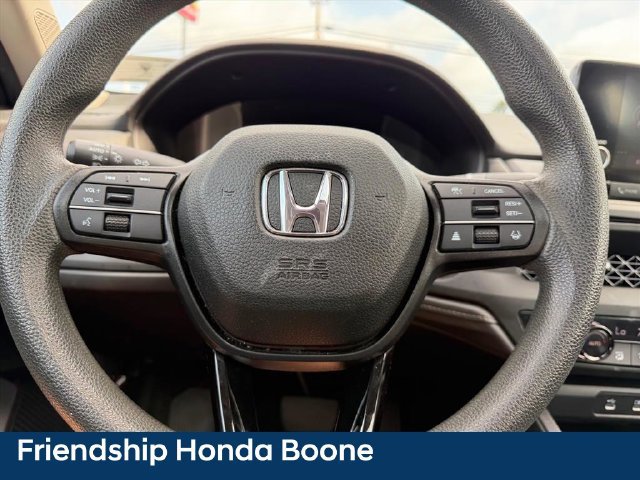 Used 2023 Honda Accord EX image 18