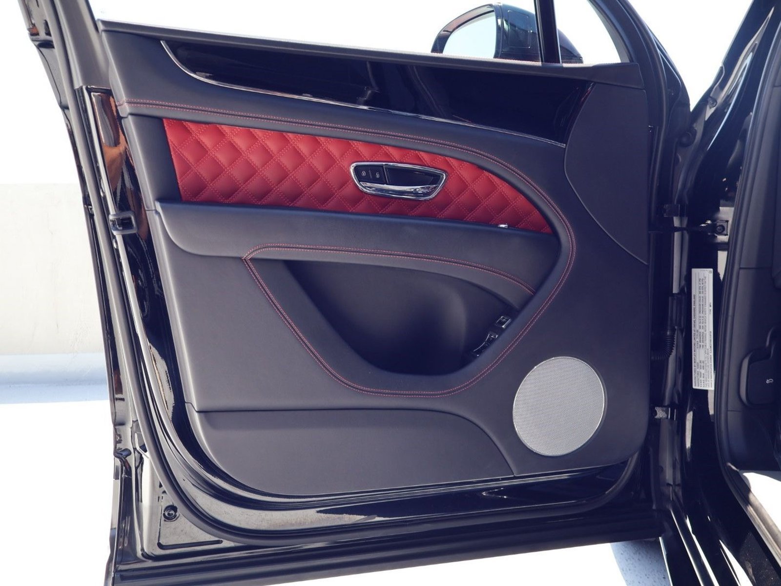 Certified 2022 Bentley Bentayga AWD/4WD image 11