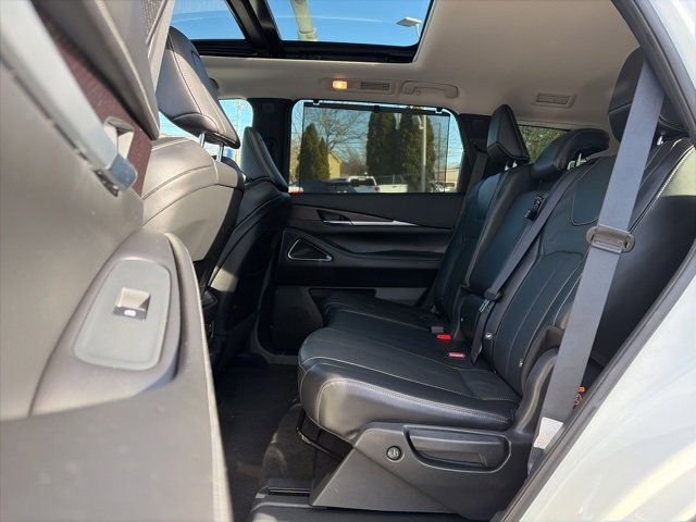 Used 2022 INFINITI QX60 Sensory w/ Cargo Package image 15