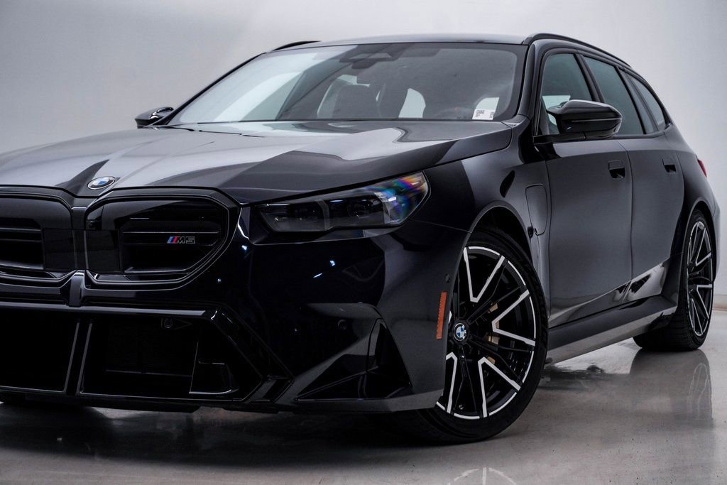 Used 2025 BMW M5 Touring w/ M Driver's Package video 2