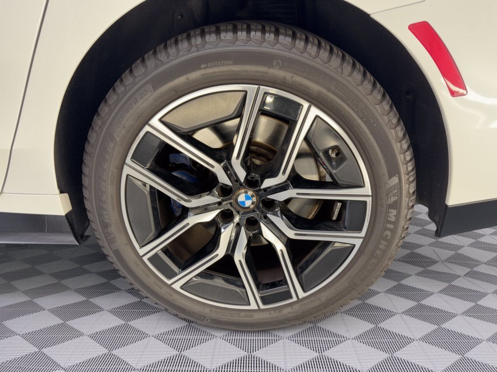 Used 2024 BMW 740i w/ Premium Package 2 RWD image 13