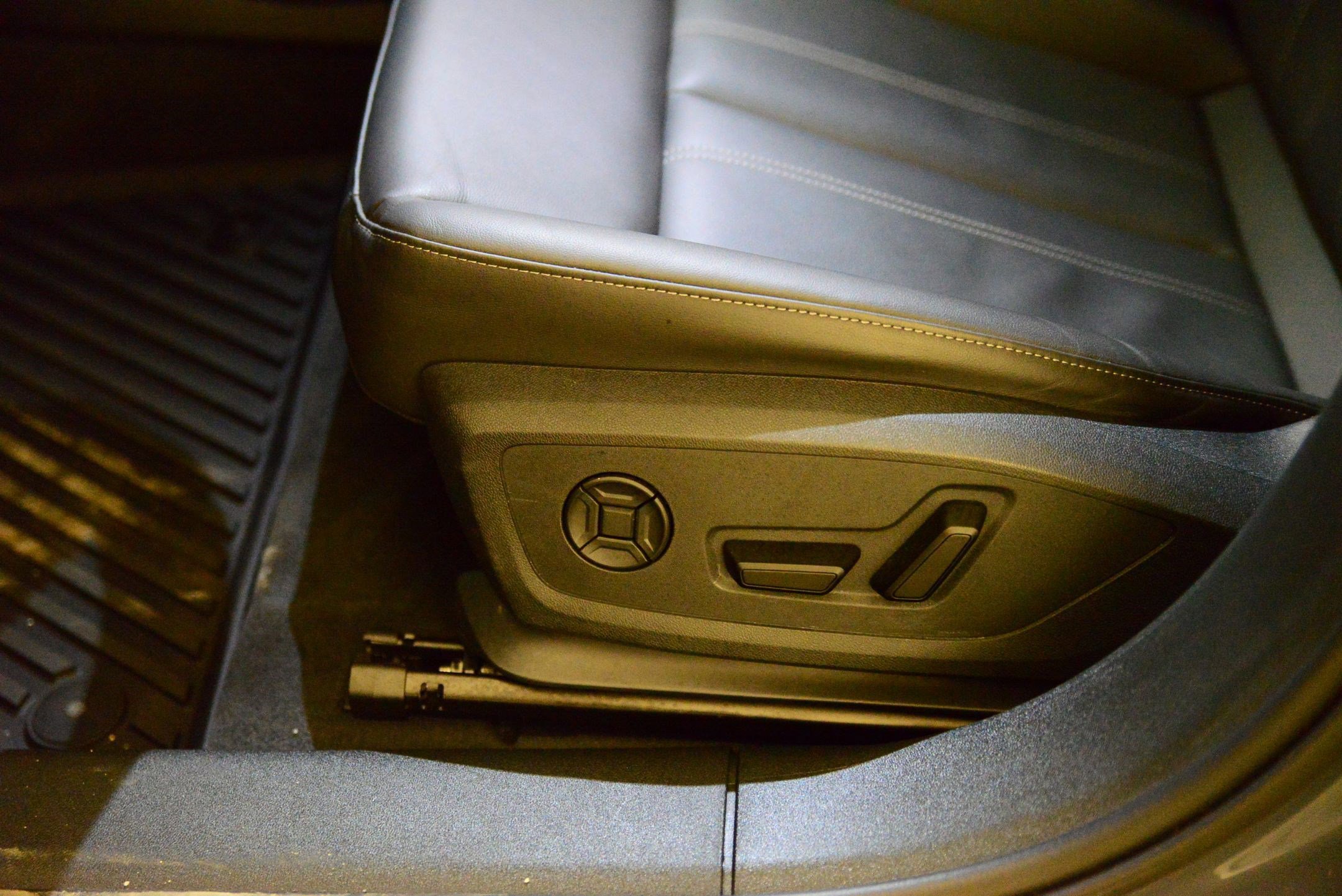 Certified 2025 Audi A6 e-tron Premium Plus w/ Premium Plus image 18