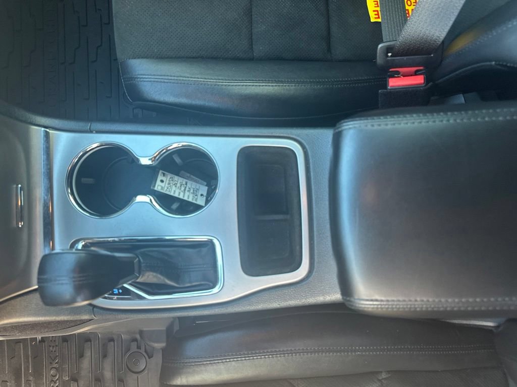 Used 2017 Jeep Grand Cherokee Altitude AWD/4WD image 32