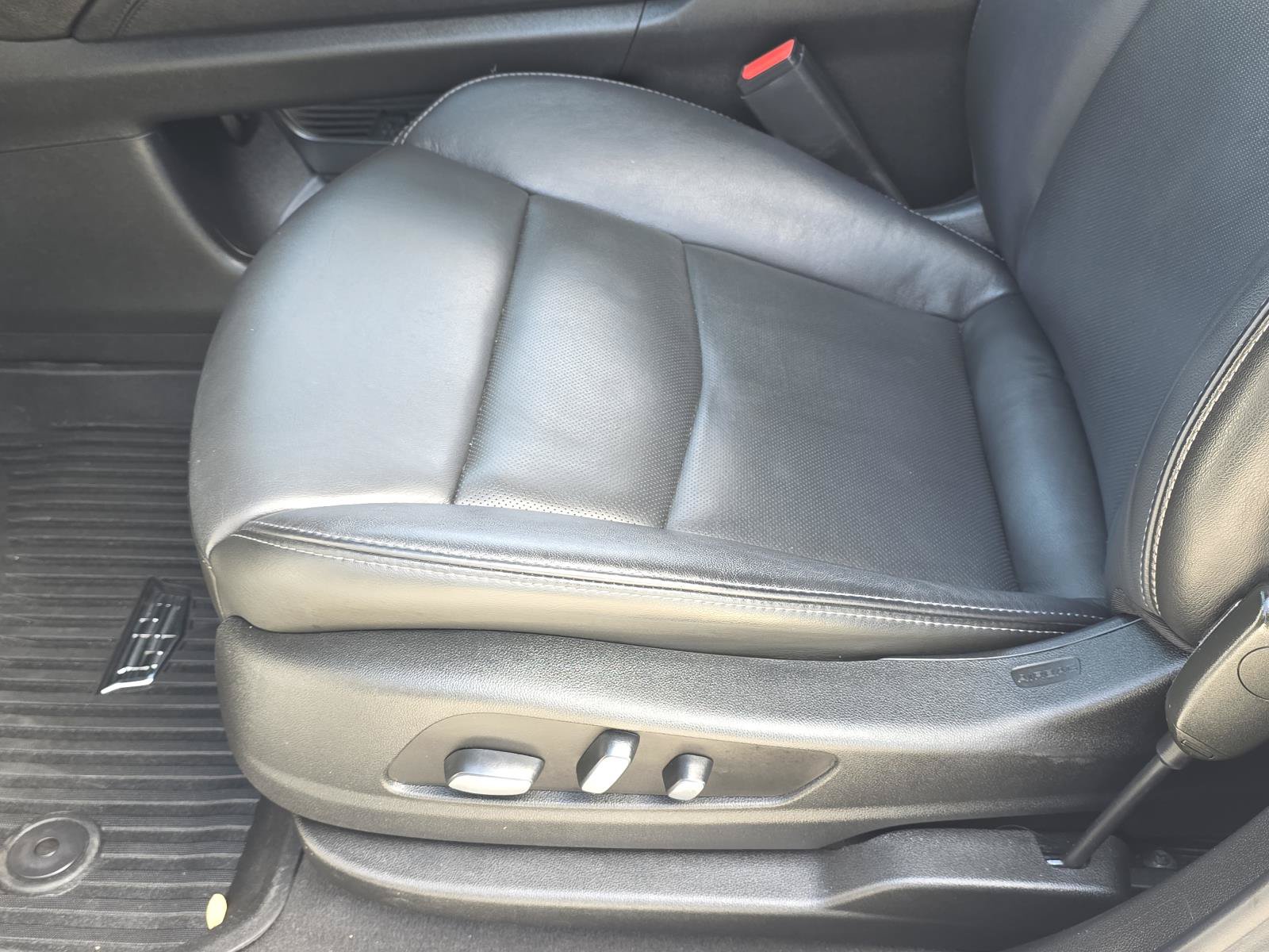 Certified 2023 Cadillac XT6 Premium Luxury w/ LPO, Floor Liner Package FWD image 20