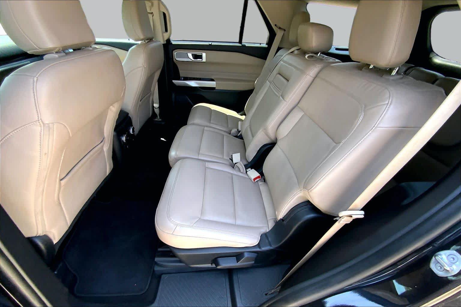 Used 2023 Ford Explorer Limited AWD/4WD image 41