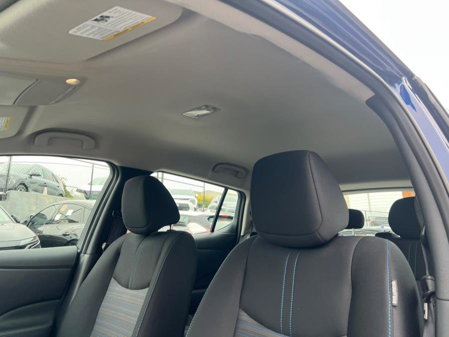 Used 2025 Nissan Leaf S image 18
