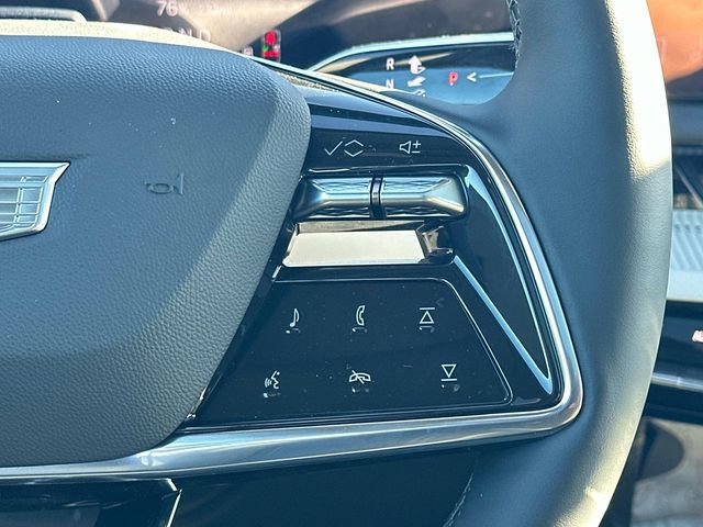 New 2026 Cadillac Optiq Luxury 1 image 6