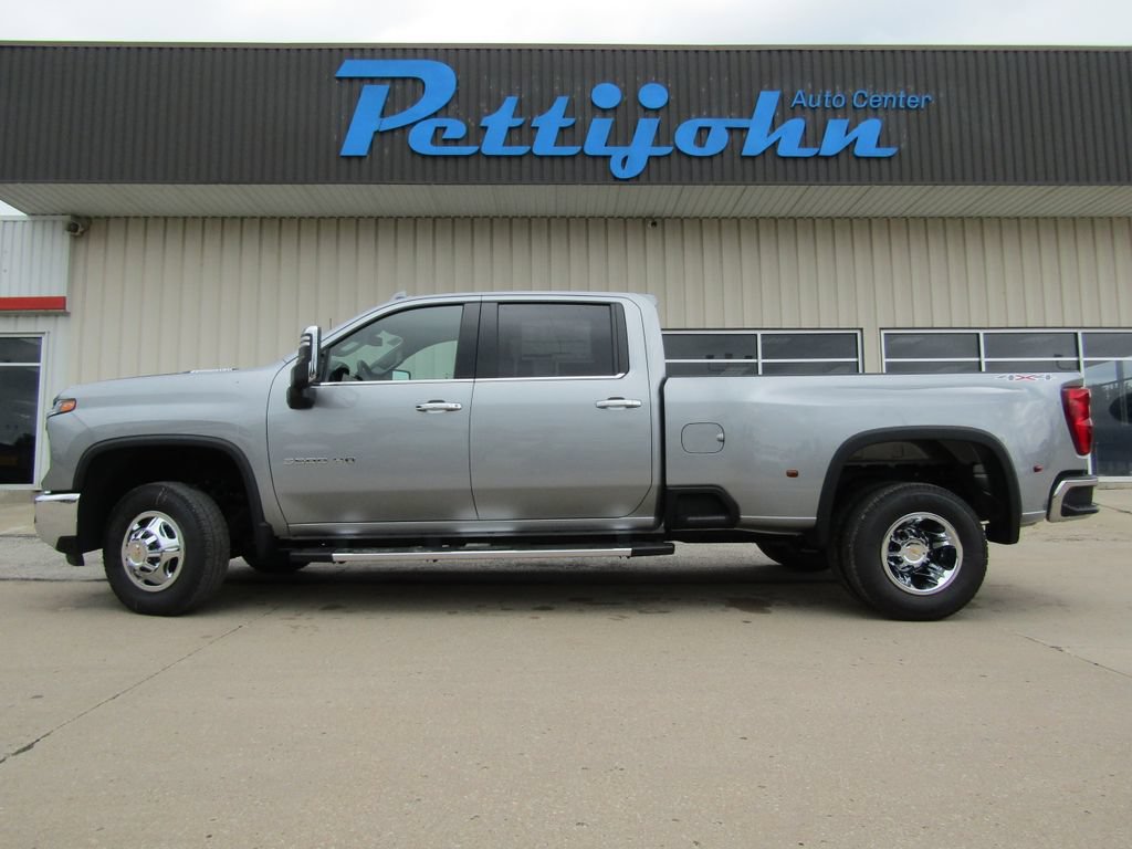 New 2026 Chevrolet Silverado 3500 LTZ w/ LTZ Convenience Package AWD/4WD image 11