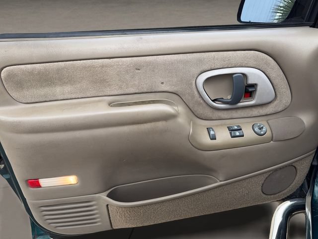 Used 1998 Chevrolet Silverado 1500 4x4 Extended Cab w/ Preferred Equipment Group 2 image 13