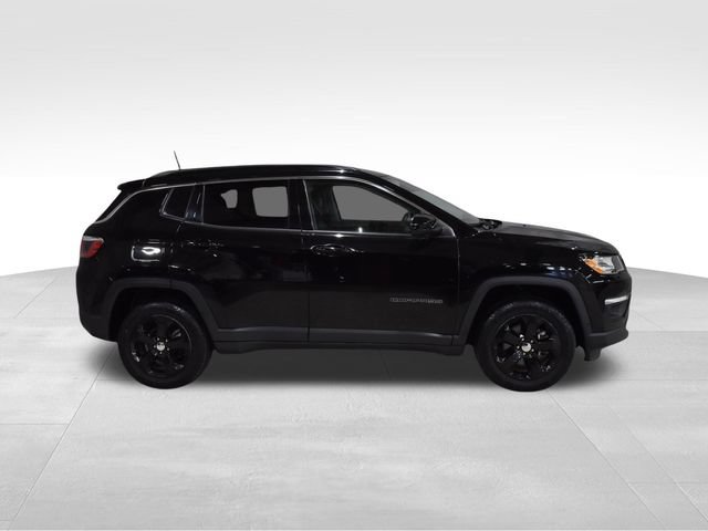 Used 2019 Jeep Compass Latitude w/ Cold Weather Group AWD/4WD image 4