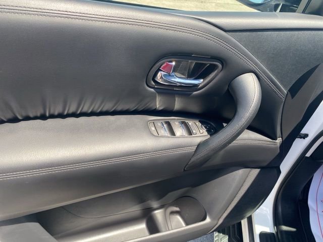 Used 2024 Nissan Armada SV w/ Cargo Package AWD/4WD image 17