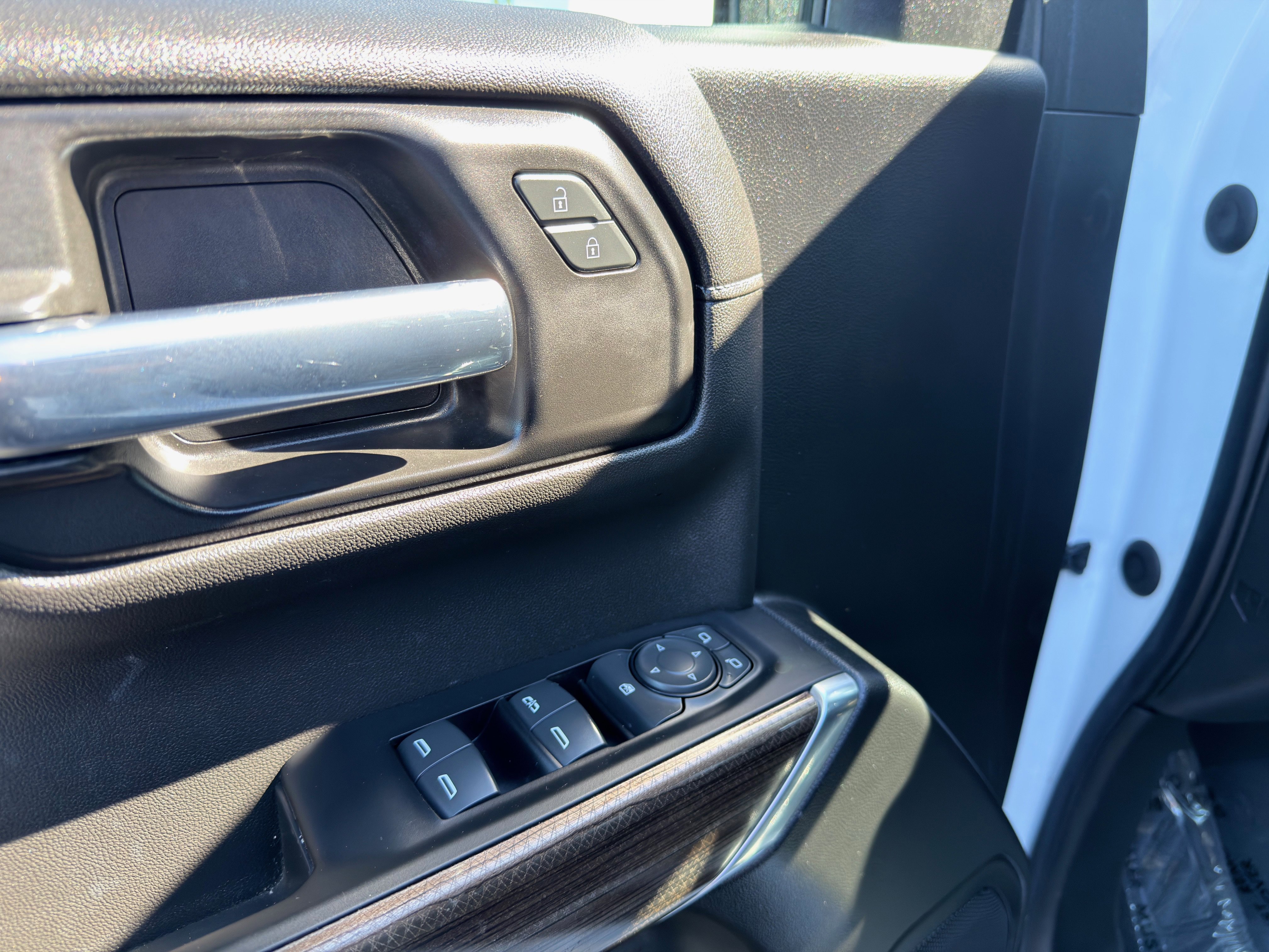 Used 2021 Chevrolet Silverado 1500 RST w/ Z71 Off-Road Package image 28