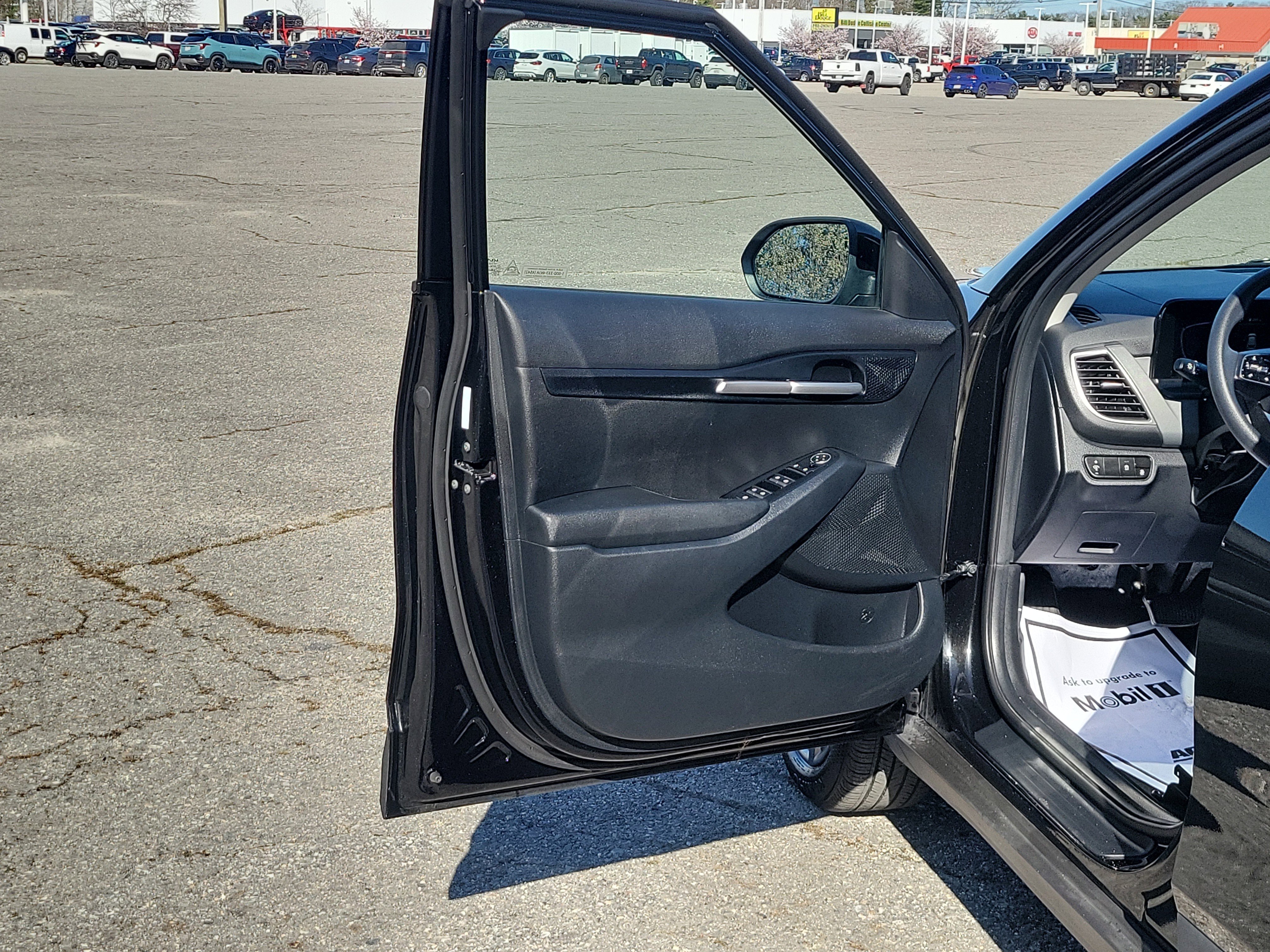 Used 2025 Kia Seltos LX AWD/4WD image 15
