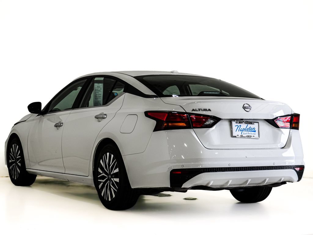 Used 2025 Nissan Altima 2.5 SV FWD image 8