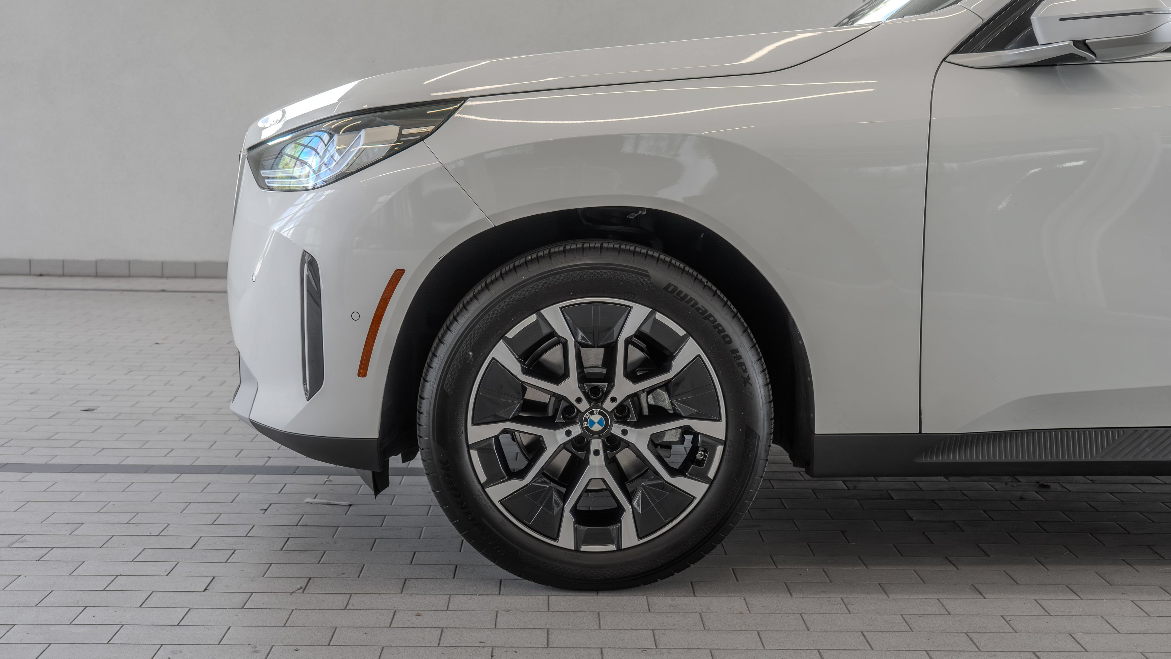 Used 2025 BMW X3 xDrive30i w/ M Sport Package AWD/4WD image 4