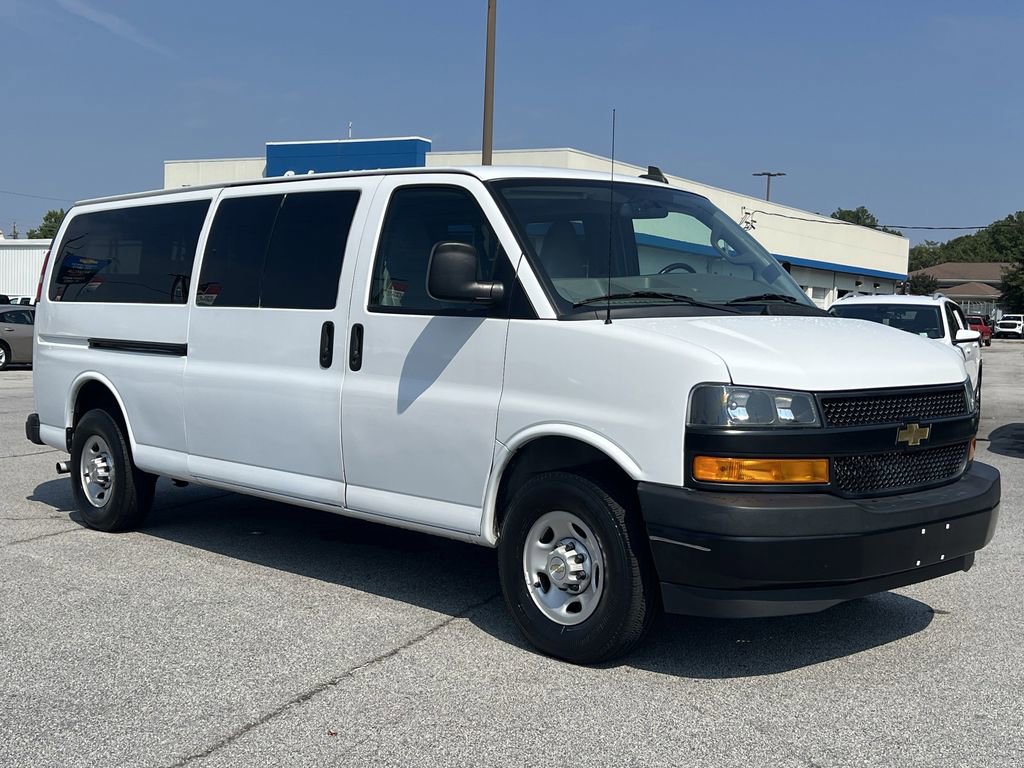 Used 2023 Chevrolet Express 3500 LS image 31