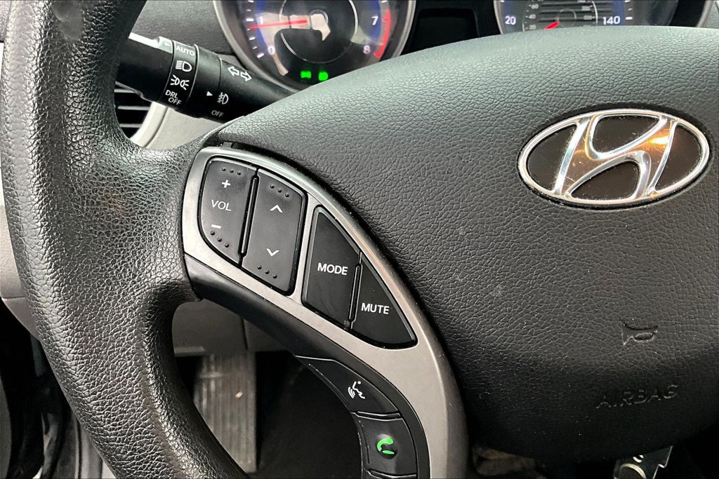 Used 2015 Hyundai Elantra SE w/ Option Group 02 FWD image 11