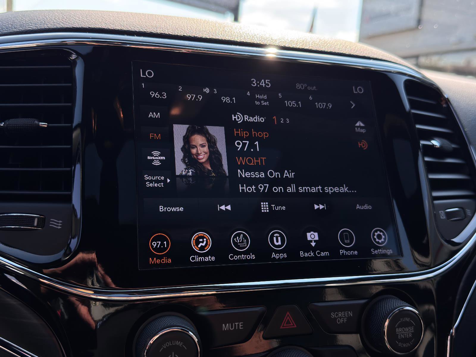 Used 2021 Jeep Grand Cherokee Limited image 23