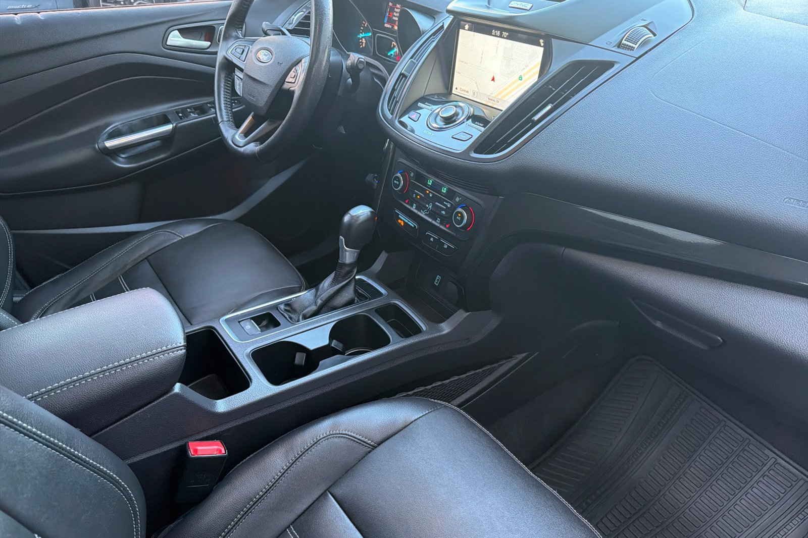 Used 2017 Ford Escape Titanium AWD/4WD image 16