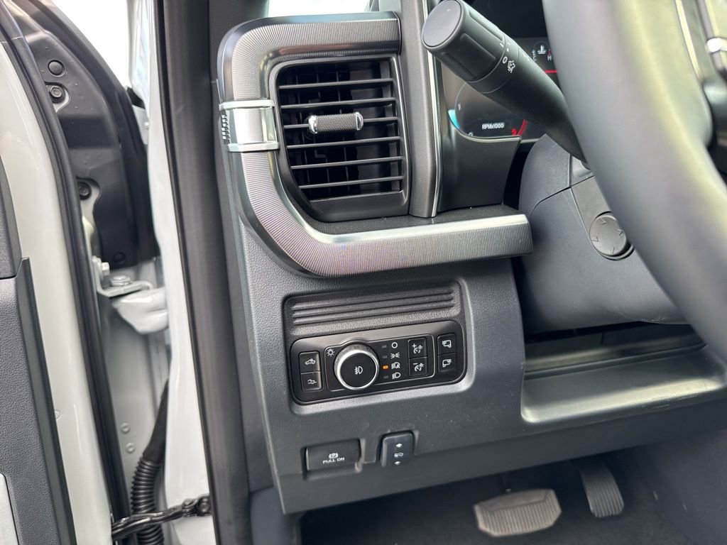 Used 2026 Ford F450 Platinum image 31