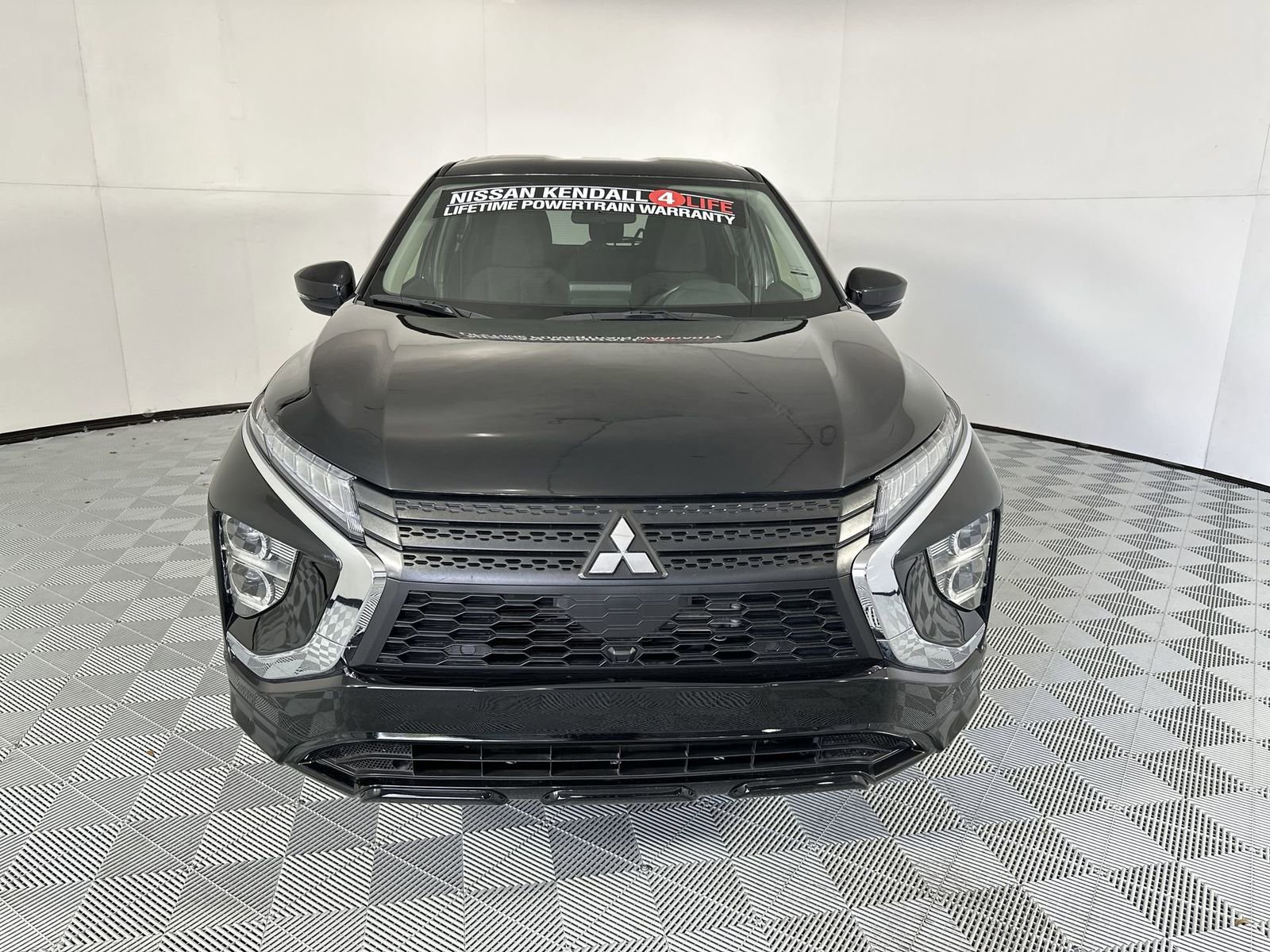 Used 2024 Mitsubishi Eclipse Cross LE image 3