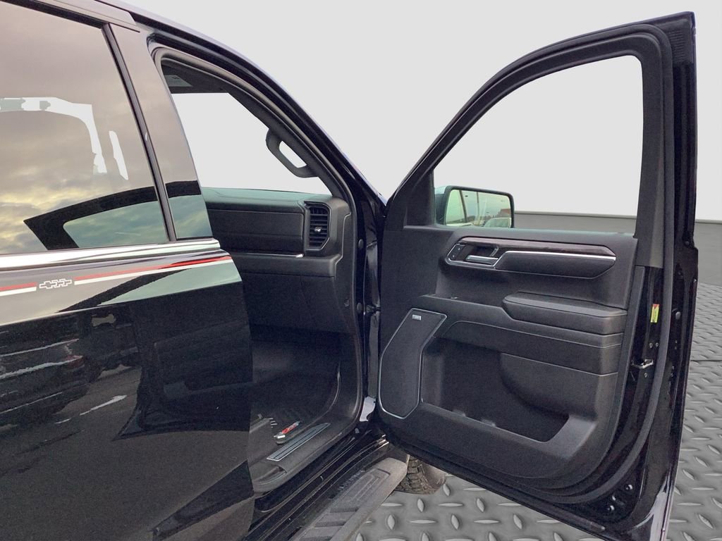 Used 2023 Chevrolet Silverado 1500 LTZ image 17