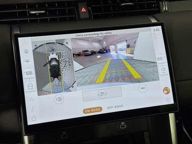 Used 2025 Land Rover Discovery Sport S image 17