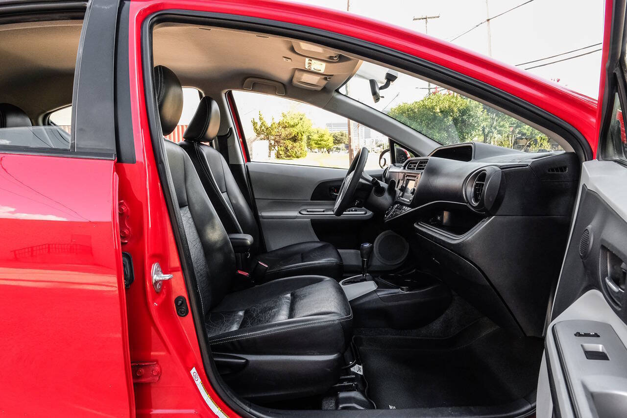 Used 2012 Toyota Prius C Four FWD image 40