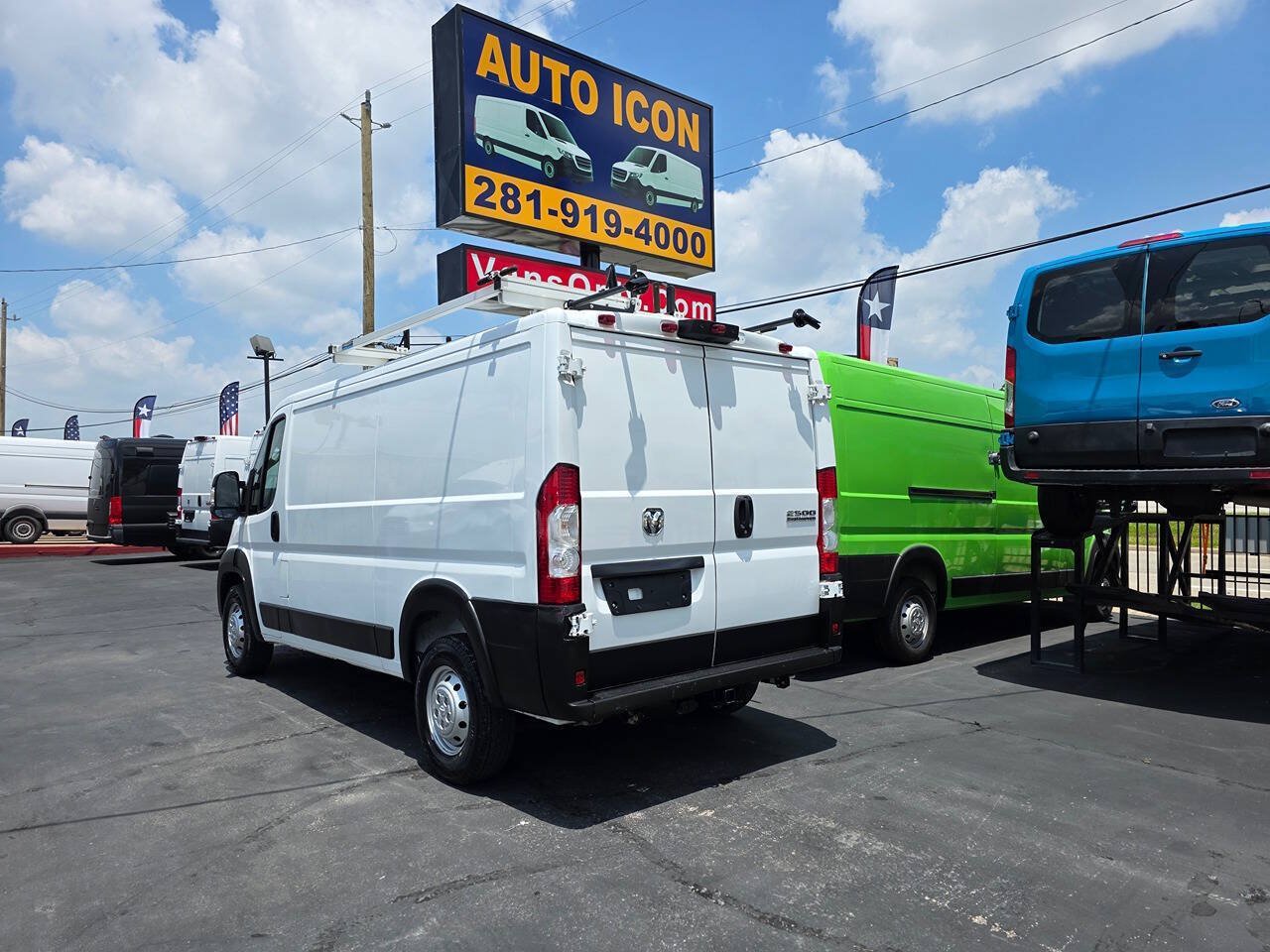 Used 2023 RAM ProMaster 2500 FWD image 2