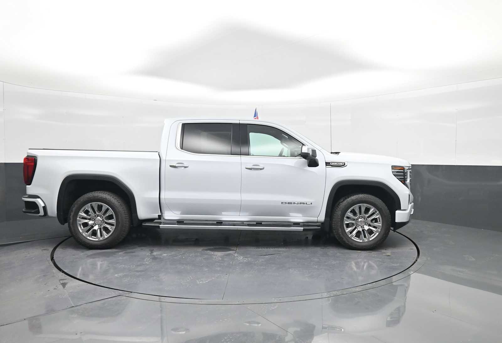 New 2026 GMC Sierra 1500 Denali w/ Technology Package AWD/4WD image 9