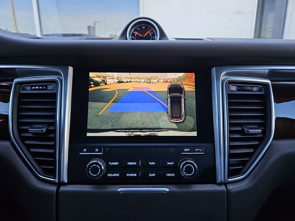 Used 2017 Porsche Macan Base image 16