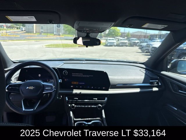 Used 2025 Chevrolet Traverse LT FWD image 27