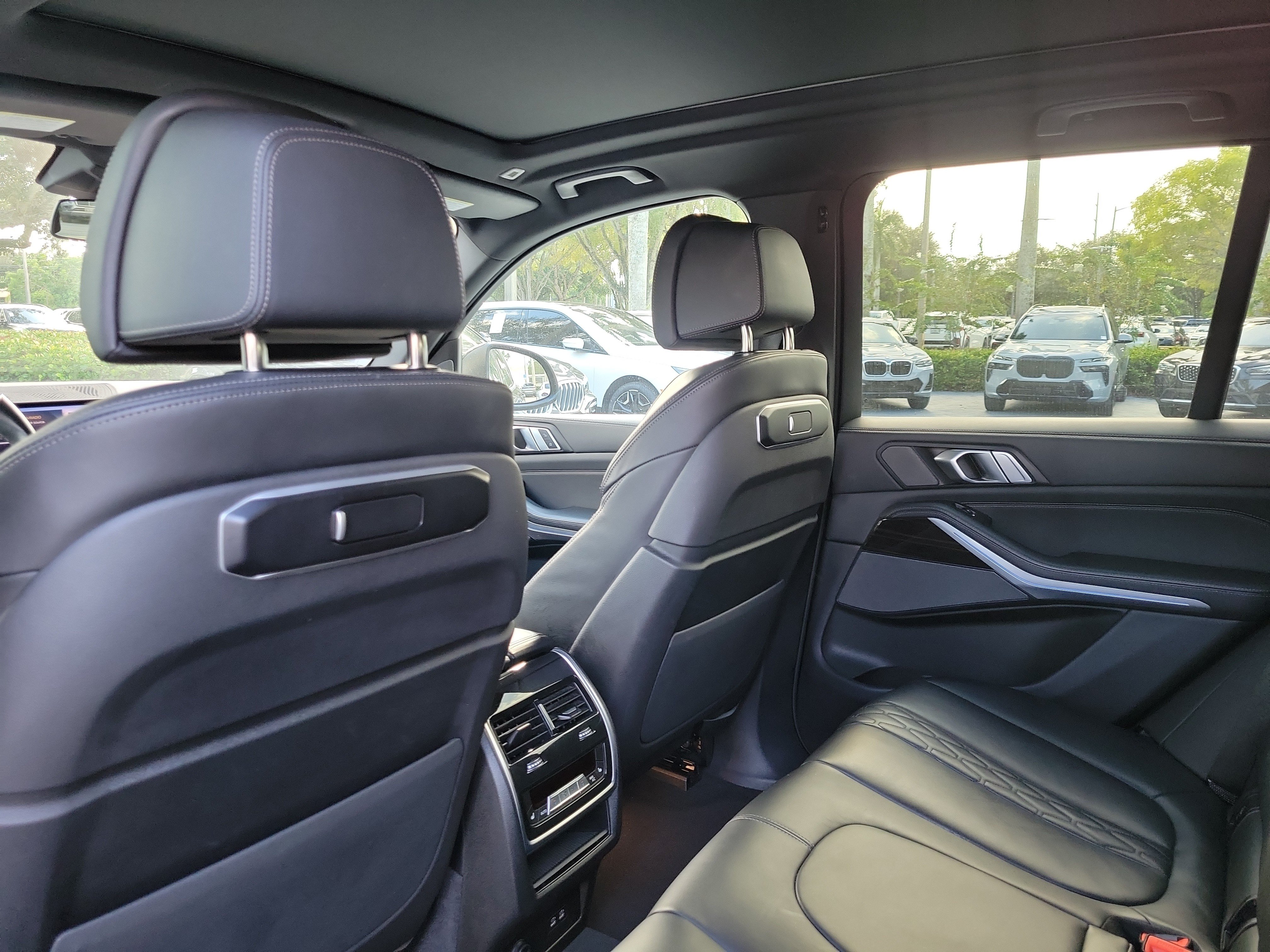 Used 2025 BMW X5 xDrive50e AWD/4WD image 10