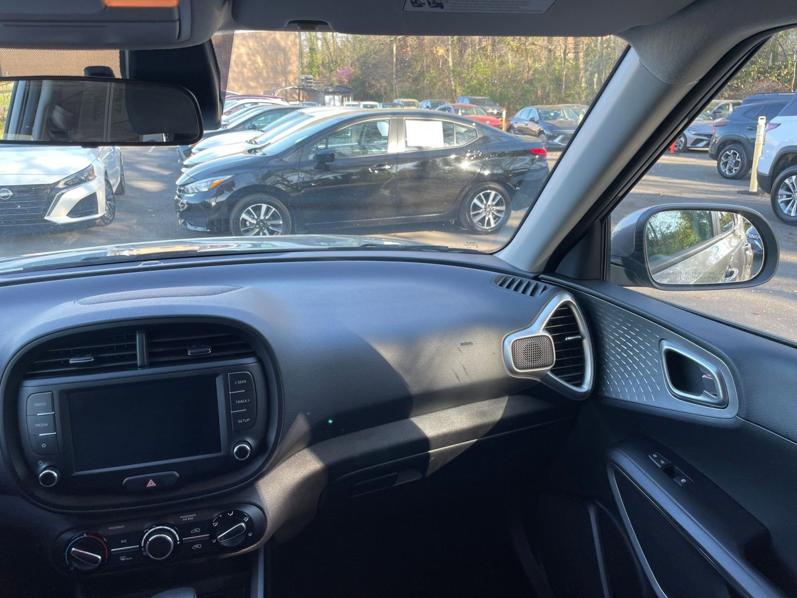 Used 2025 Kia Soul LX w/ LX Technology Package image 33