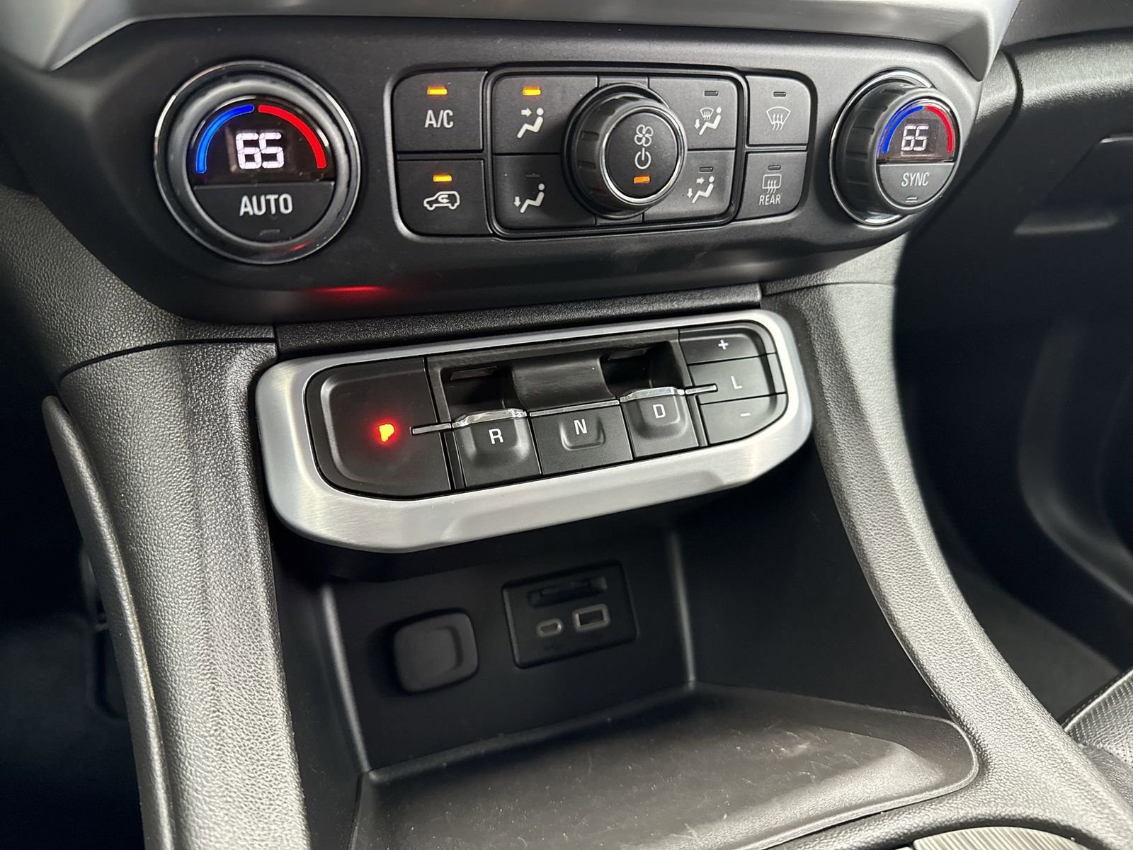 Used 2020 GMC Acadia SLT image 21