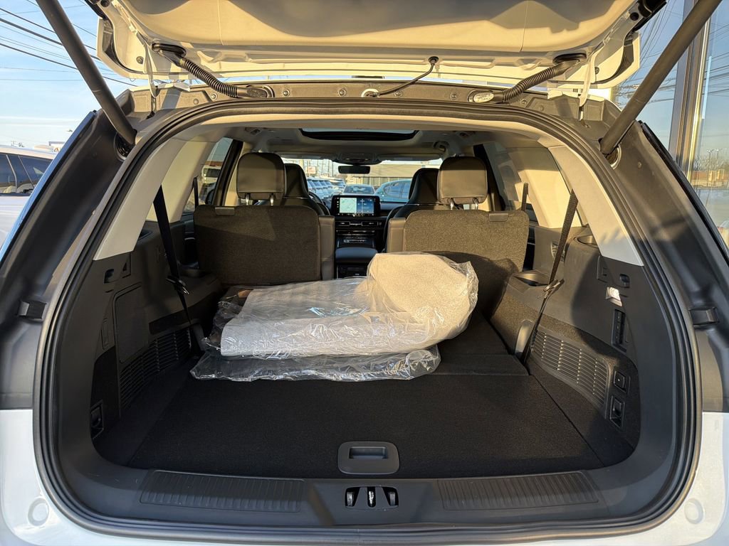 New 2026 Lincoln Aviator Reserve image 12