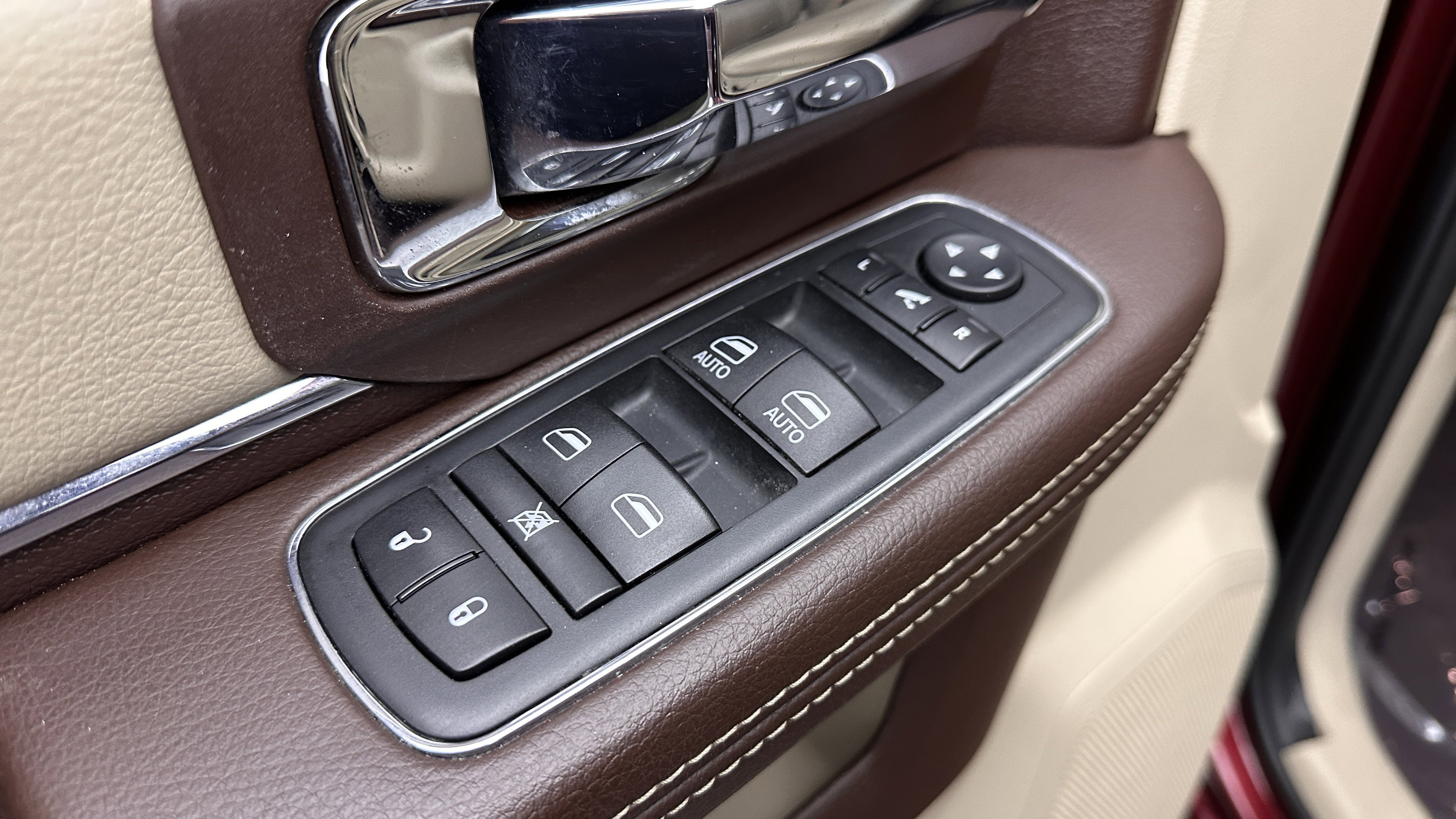 Used 2019 RAM 1500 Laramie w/ Convenience Group image 11