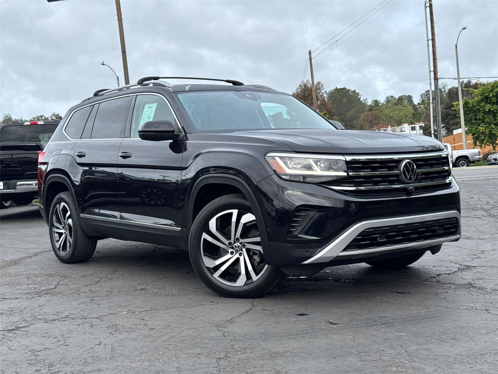 Used 2021 Volkswagen Atlas SEL Premium AWD/4WD image 2
