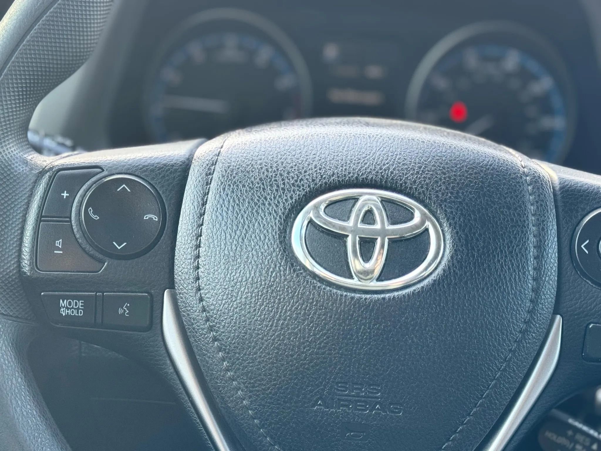 Used 2017 Toyota RAV4 LE image 20
