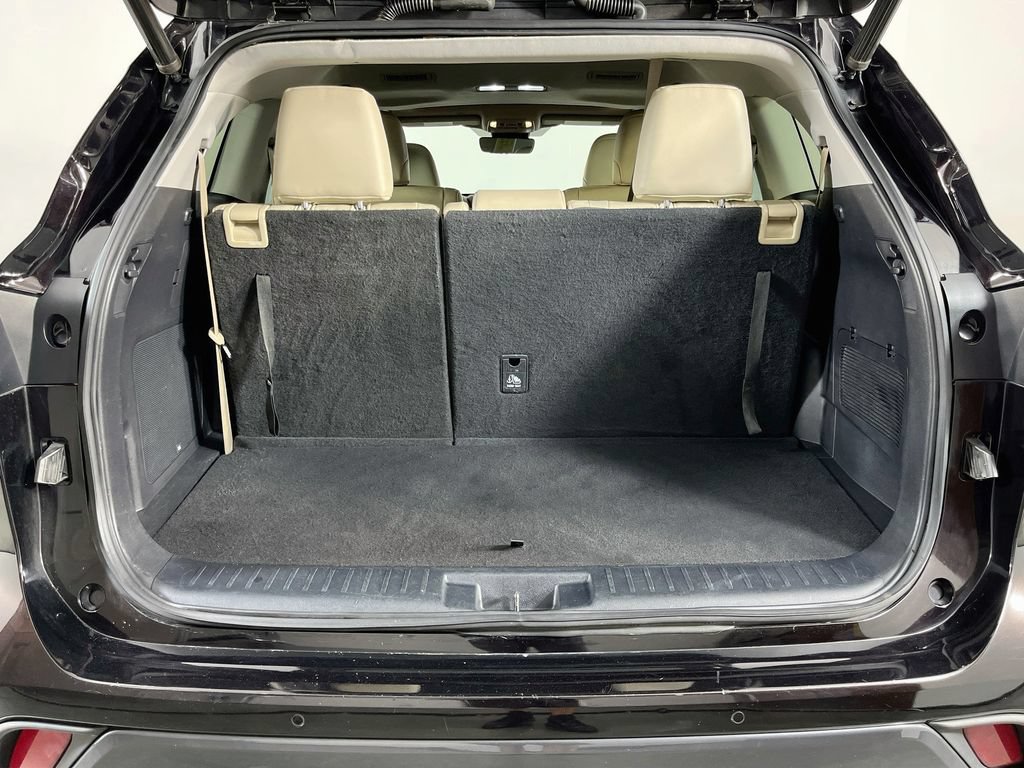 Used 2020 Toyota Highlander Limited FWD image 10