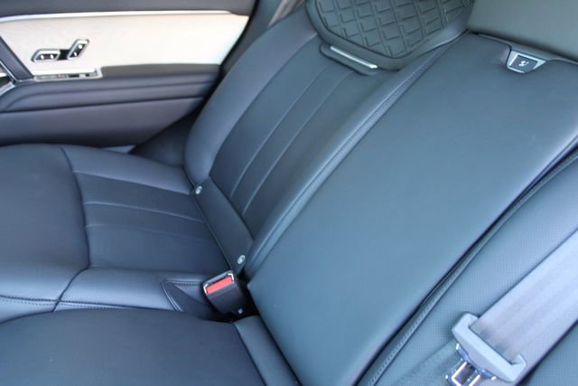 Used 2025 Land Rover Range Rover SV image 24